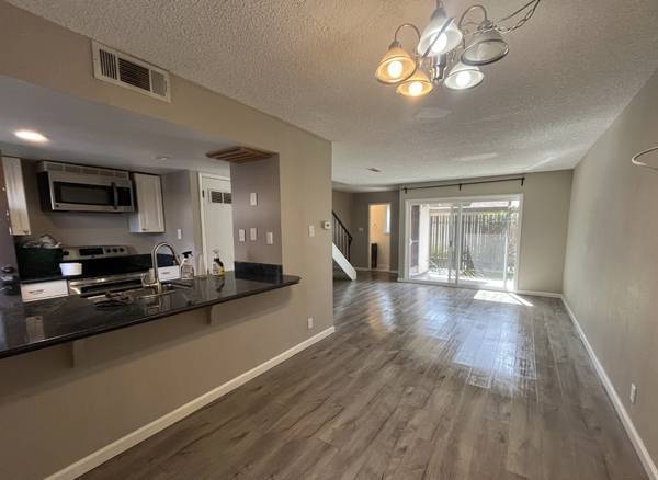 1BR/1BA Apartment · San Francisco photo 2