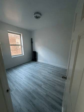 2BR/1BA Single Family House on University Ave · Bronx photo 2