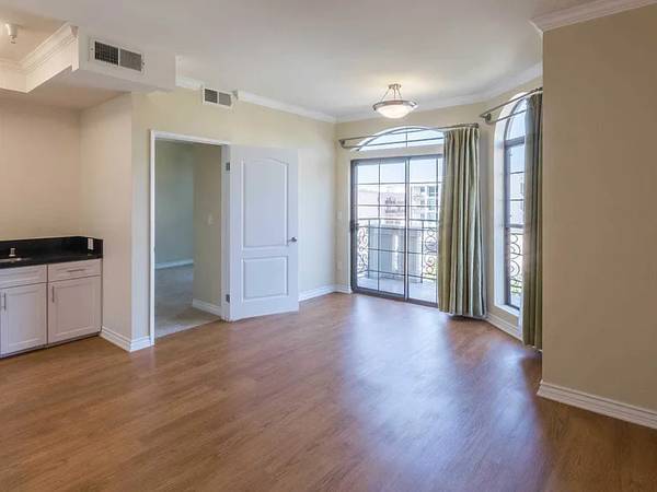 1BR/1BA Apartment · San Francisco photo 2