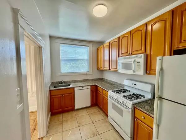 2BR/1BA Apartment · Staten Island photo 2