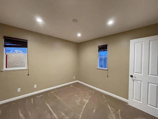 Stunning Fully Remodeled 3-Bedroom House photo 2