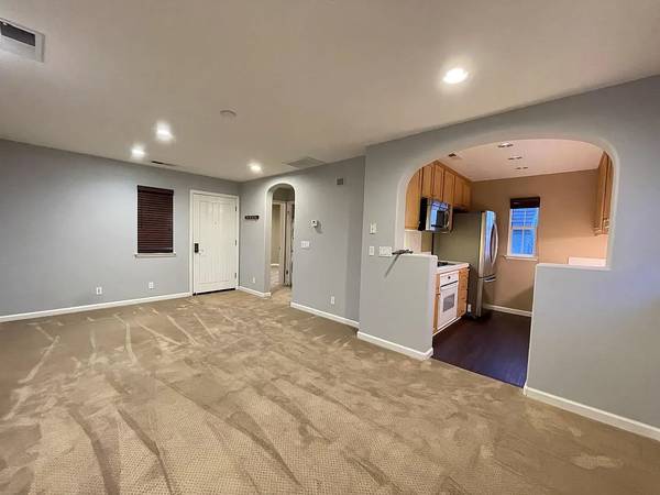 Stunning Fully Remodeled 3-Bedroom House photo 3