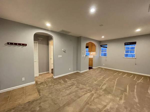 Stunning Fully Remodeled 3-Bedroom House photo 5