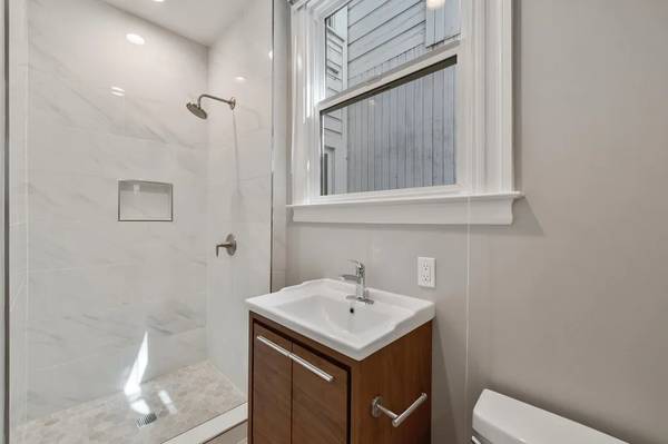 1BR/1BA Apartment · San Francisco photo 3