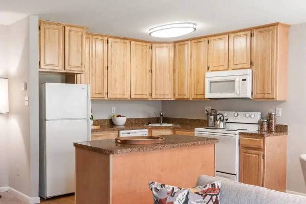 1BR/1BA Apartment · Emeryville photo 2