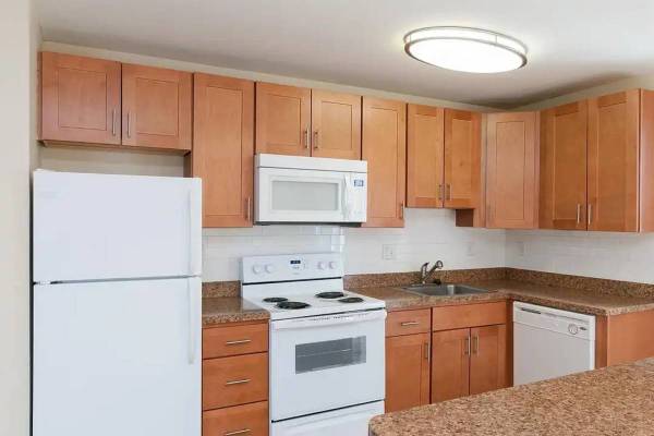 1BR/1BA Apartment · Emeryville photo 3