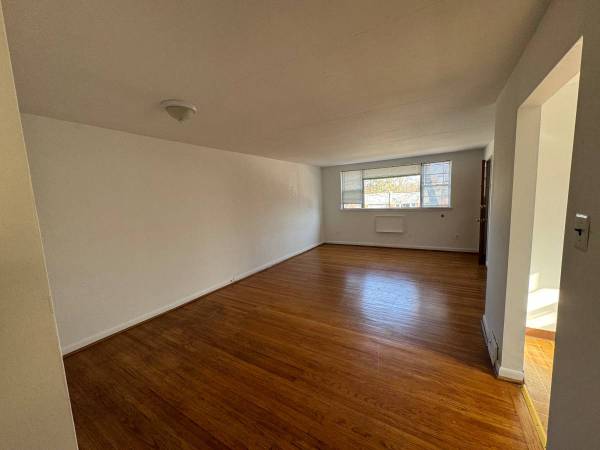 1BR/1BA Apartment · Oakland photo 2