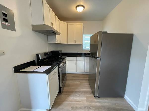 1BR/1BA Apartment · Menlo Park photo 3
