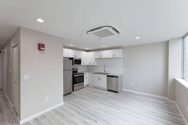 1BR/1BA Apartment · San Francisco photo 2