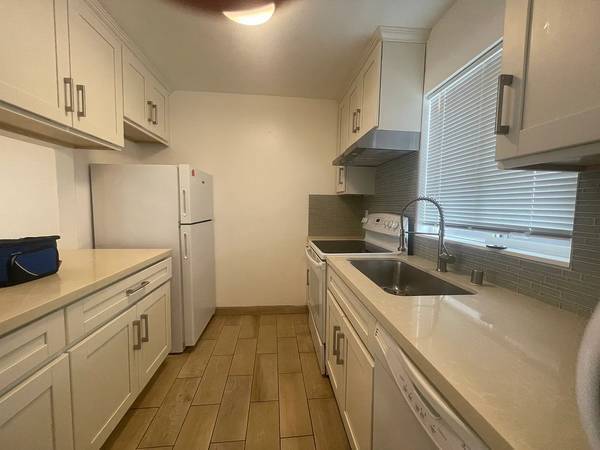 1BR/1BA Apartment · Sausalito photo 5