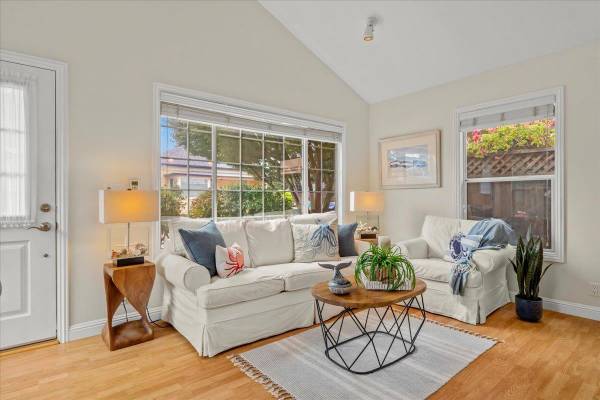 1BR/1BA Single Family House on Mott Ave · Santa Cruz photo 2
