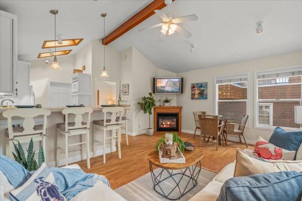 1BR/1BA Single Family House on Mott Ave · Santa Cruz photo 3