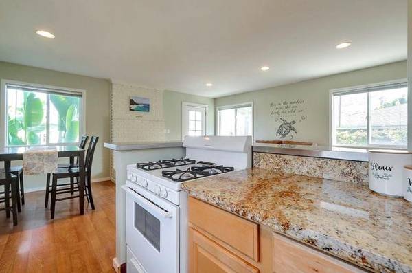 1BR/1BA Single Family House on John St · Santa Cruz photo 3