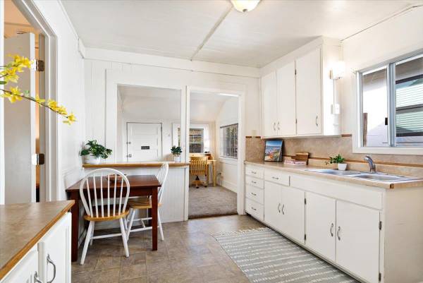 1BR/1BA Single Family House on Mountain View Ave · Santa Cruz photo 5