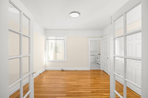 1BR/1BA Apartment on Francisco Street · San Francisco photo 4