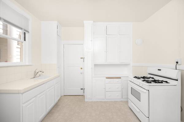 1BR/1BA Apartment on Francisco Street · San Francisco photo 5