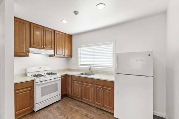 1BR/1BA Single Family House · Santa Rosa photo 3