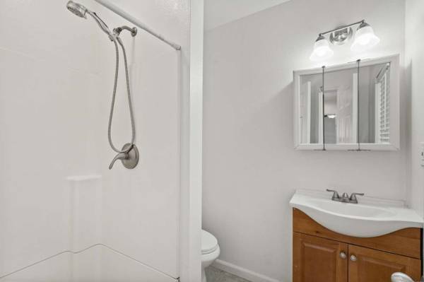 1BR/1BA Single Family House · Santa Rosa photo 5