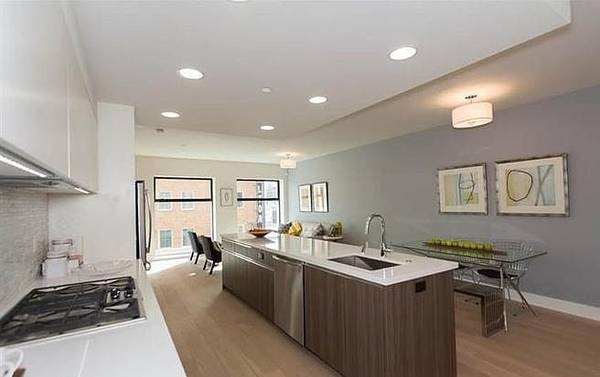 3BR/2BA Apartment · San Francisco photo 2