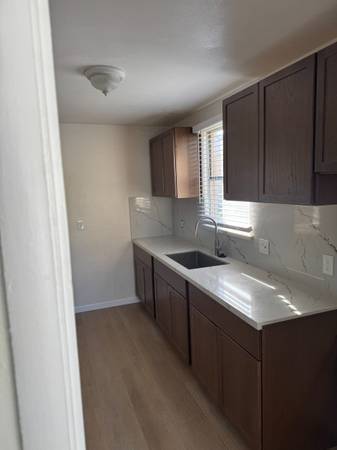 2BR/1BA Apartment · Sebastopol photo 2