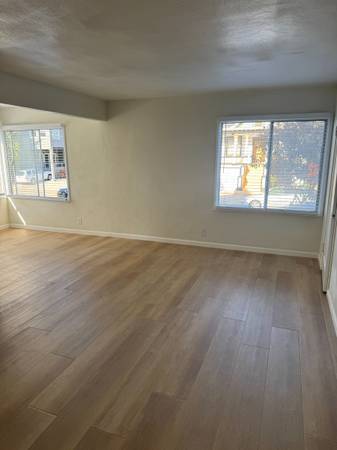 2BR/1BA Apartment · Sebastopol photo 3