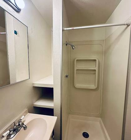 1BR/1BA Apartment · Berkeley photo 2
