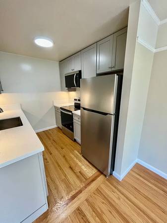 2BR/1BA Apartment · San Francisco photo 2