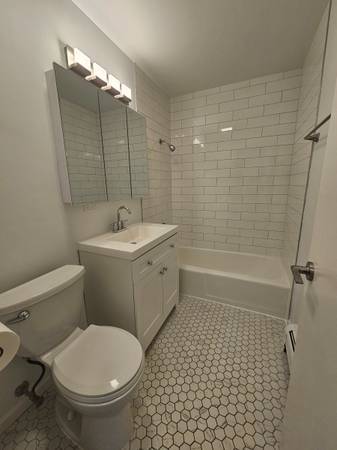1BR/1BA Single Family House on Douglass St · San Francisco photo 4