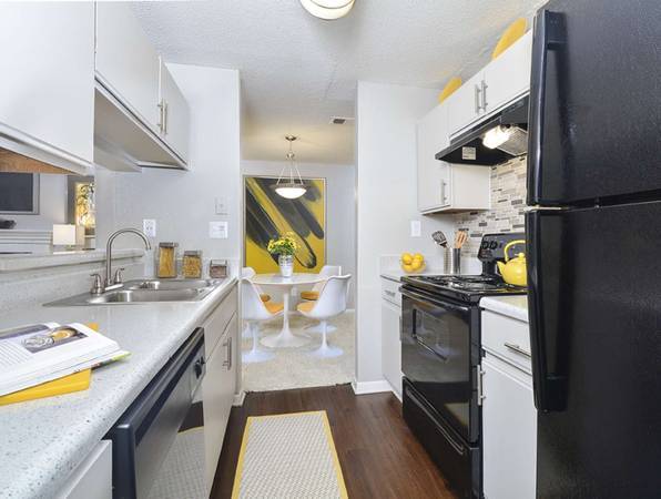 1BR/1BA Single Family House on Gaviota Way · San Francisco photo 2