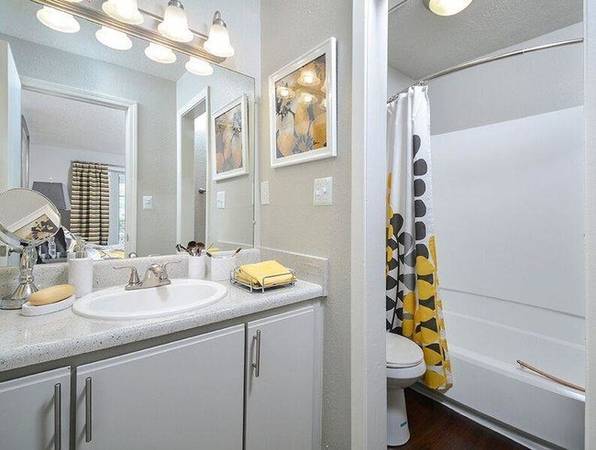 1BR/1BA Single Family House on Gaviota Way · San Francisco photo 3