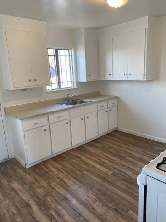 2BR/1BA Apartment · Oakland photo 3