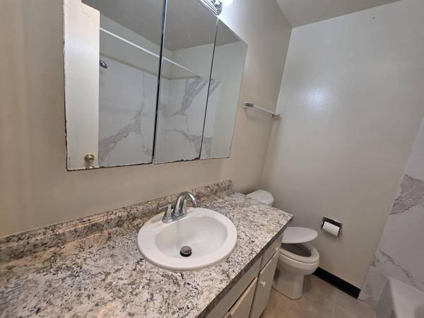 1BR/1BA Apartment · Berkeley photo 5