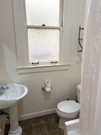 1BR/1BA Apartment · Berkeley photo 3
