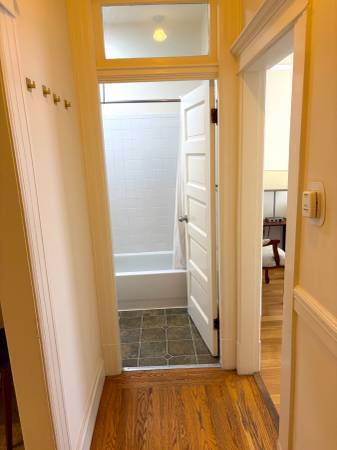 1BR/1BA Apartment · Berkeley photo 5