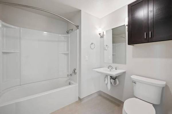1BR/1BA Apartment · San Francisco photo 3