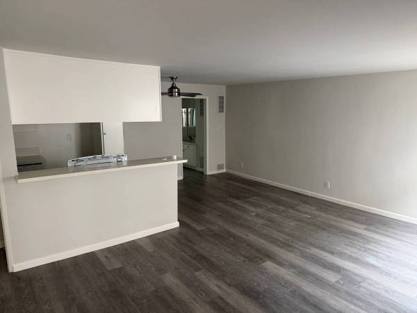 1BR/1BA Apartment · Redwood City photo 2
