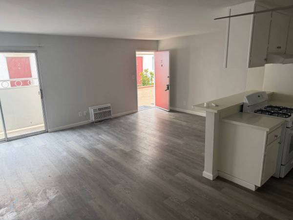 1BR/1BA Apartment · Redwood City photo 3