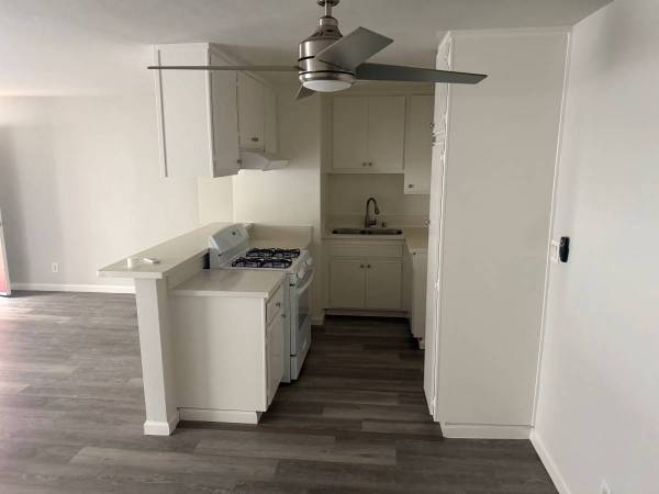 1BR/1BA Apartment · Redwood City photo 4