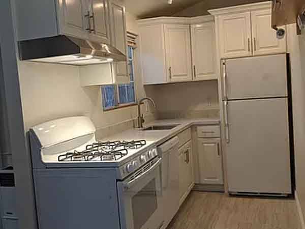 1BR/1BA Apartment · Menlo Park photo 3