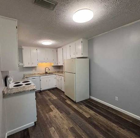 1BR/1BA Apartment · Menlo Park photo 4