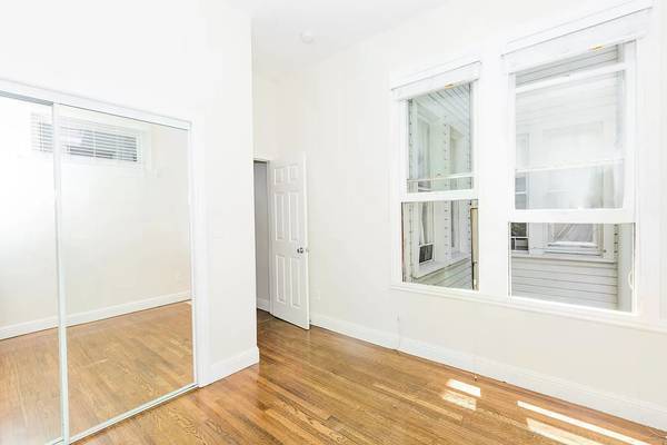 1BR/1BA Apartment · Oakland photo 3