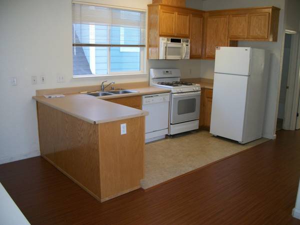 2BR/1BA Apartment · Santa Rosa photo 2