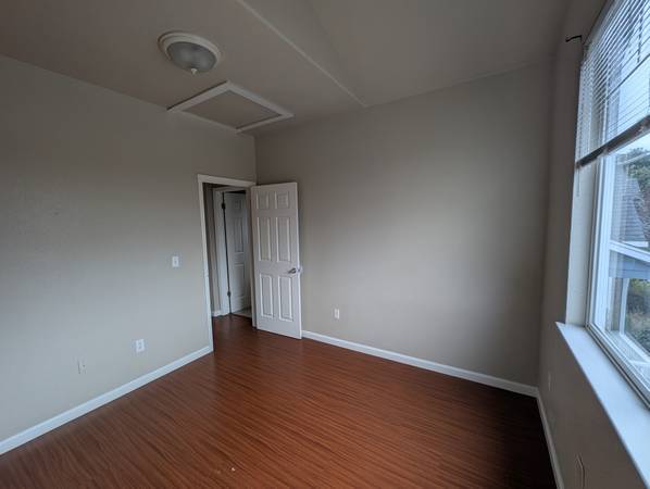 2BR/1BA Apartment · Santa Rosa photo 4