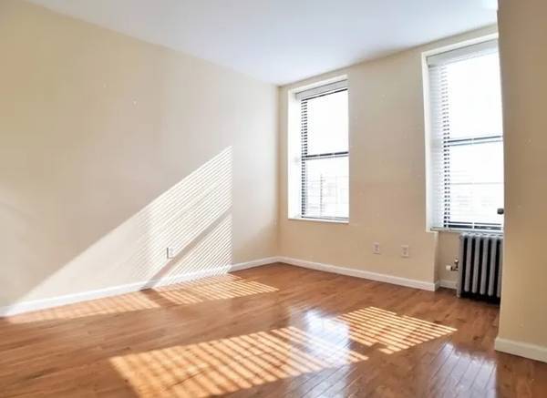 1BR/1BA Single Family House on Bedford Ave · Brooklyn photo 2