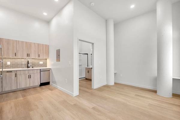 2BR/2BA Apartment · Emeryville photo 3
