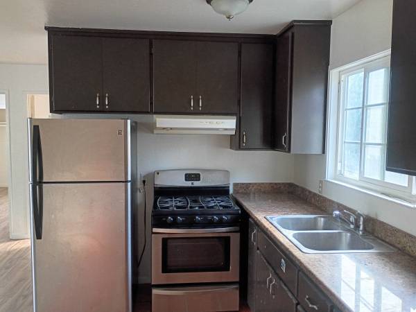 2BR/1BA Apartment · Watsonville photo 3