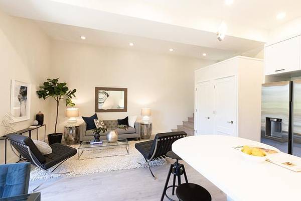 4BR/3BA Apartment · San Francisco photo 2