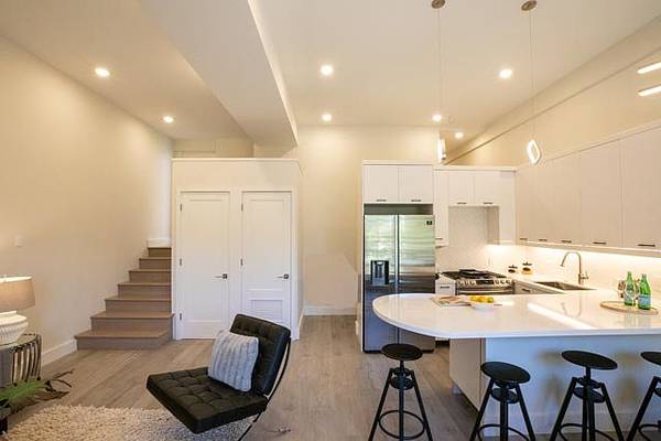 4BR/3BA Apartment · San Francisco photo 3