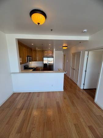 1BR/1BA Apartment · Emeryville photo 2