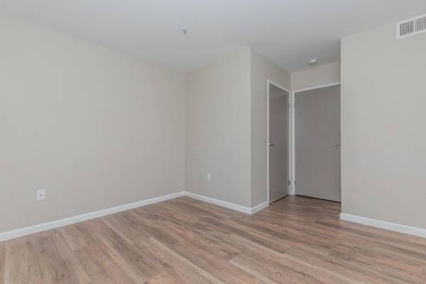 Apartments on North Milpitas Boulevard · Milpitas photo 3